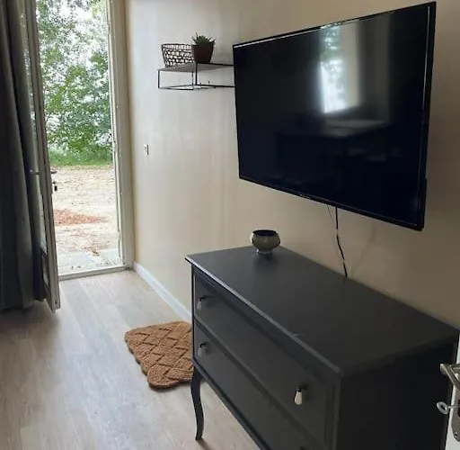 Au Bord De L'eau Daire